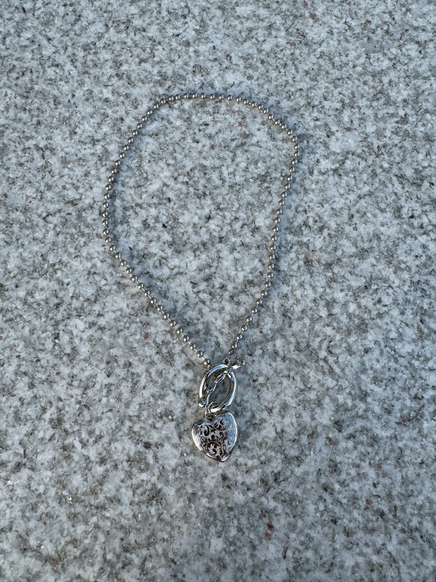 復古~刻紋心形圓扣頸鏈