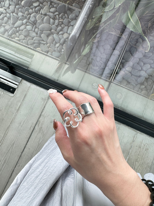 必買!花花打圈線條RING