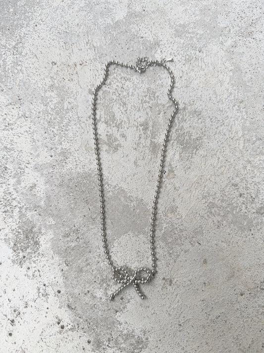 基本款!蝴蝶結粒粒珠頸鏈