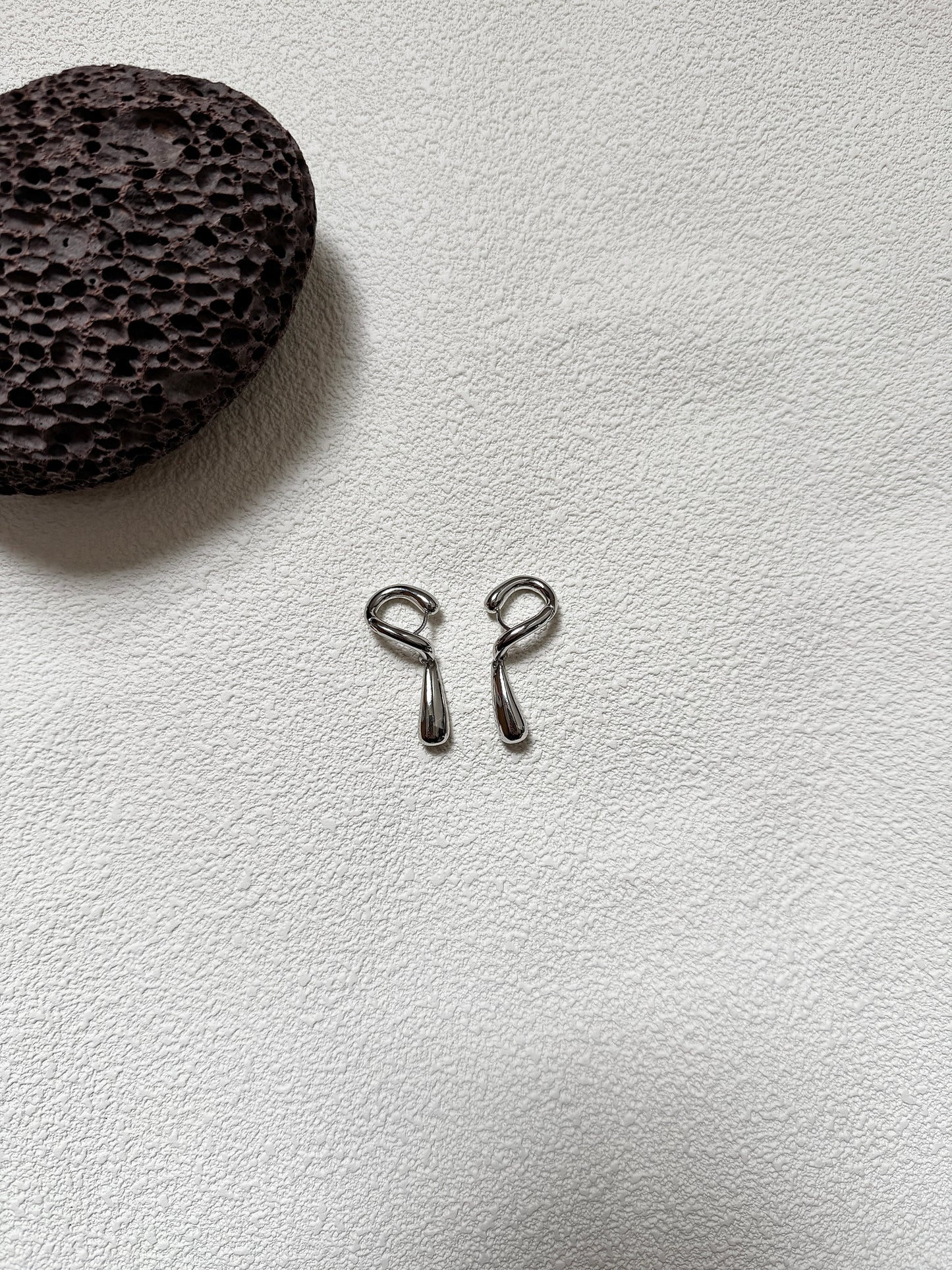 特別款!橫形水滴耳環