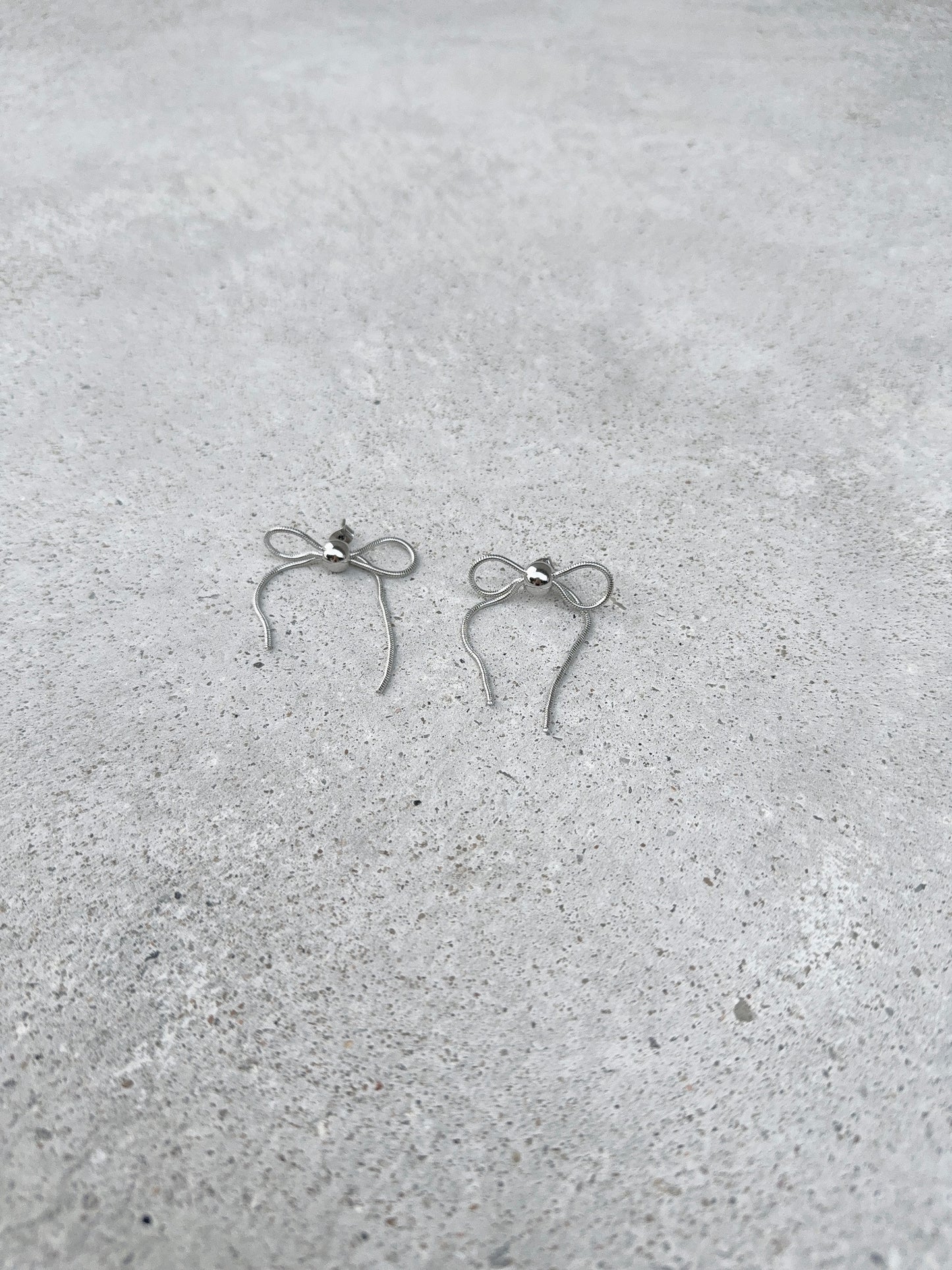 蝴蝶結軟條子耳環