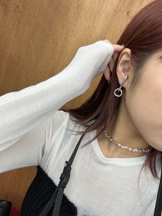 彎勾圓扣長耳環