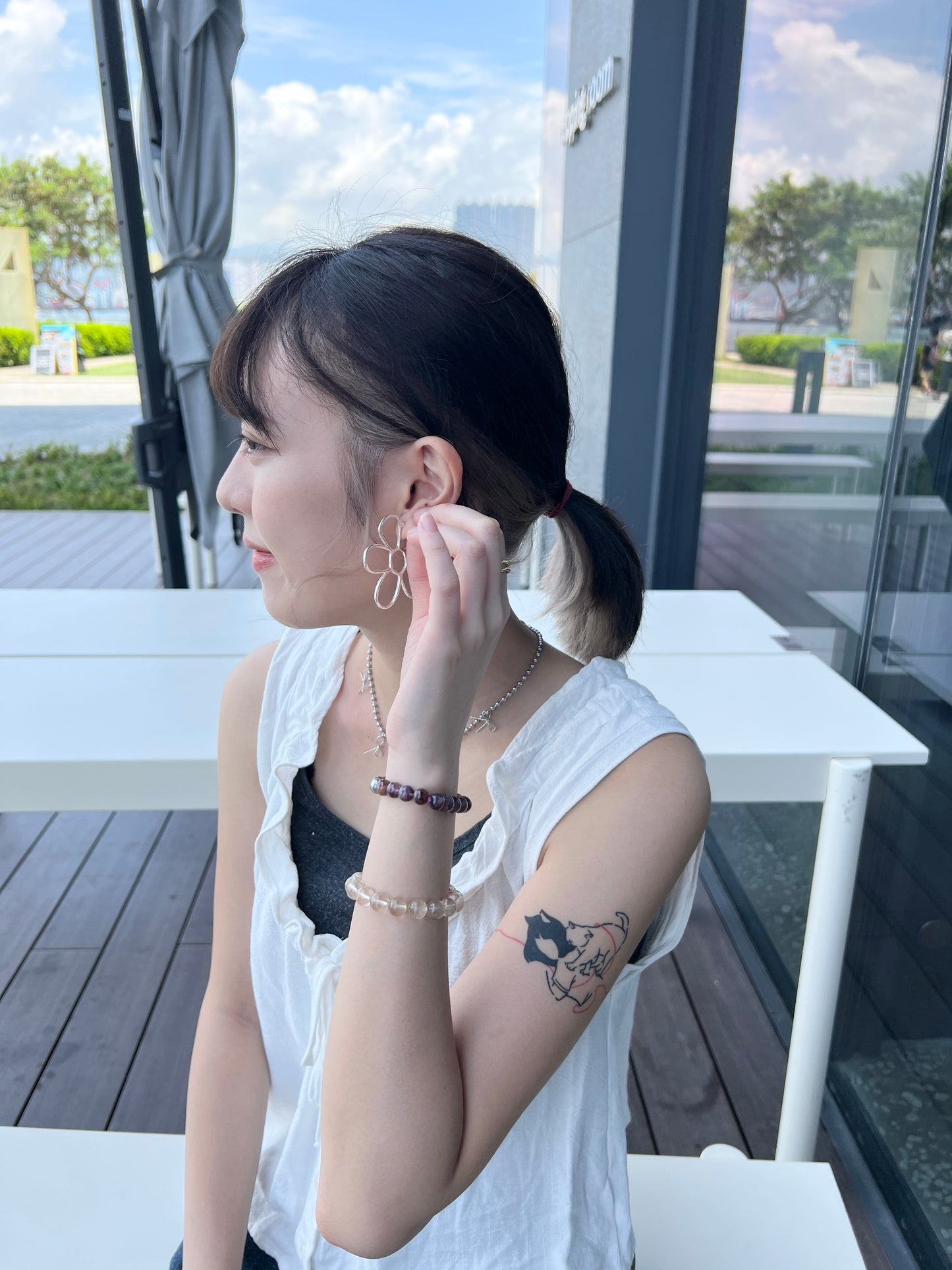 大花花形狀耳環