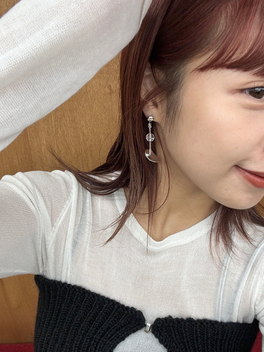氣質感~兩邊不一樣透明耳環