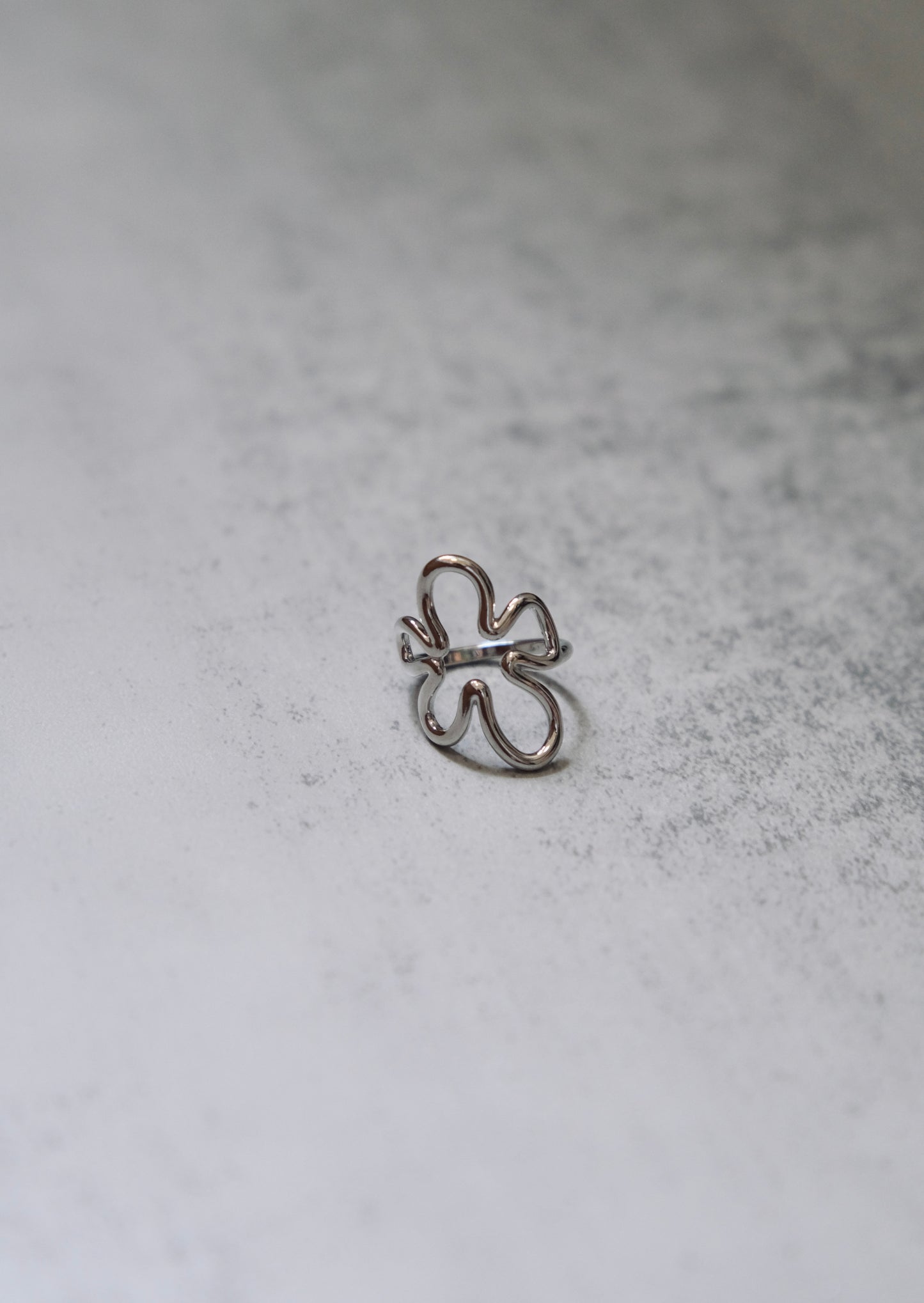 不規則花線條Ring