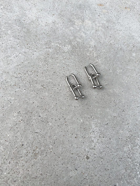 型一點的扣扣耳環