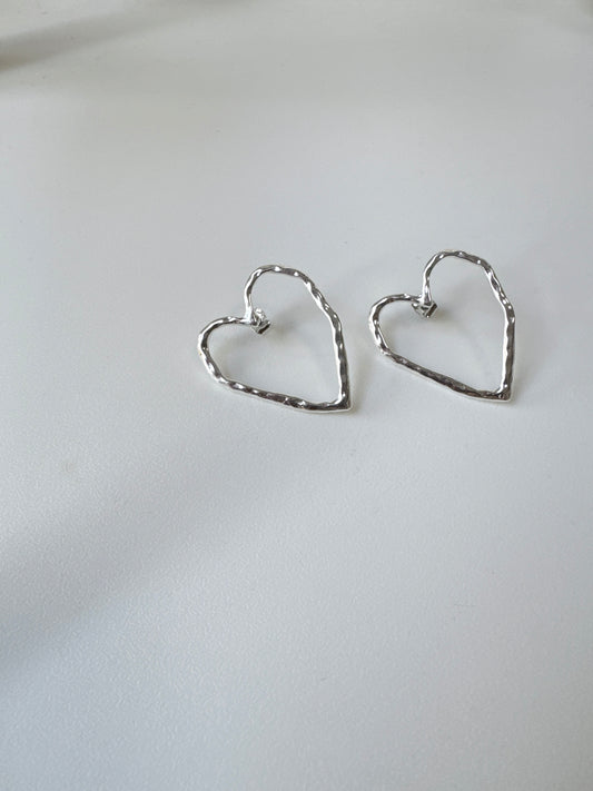 空心心心線條耳環