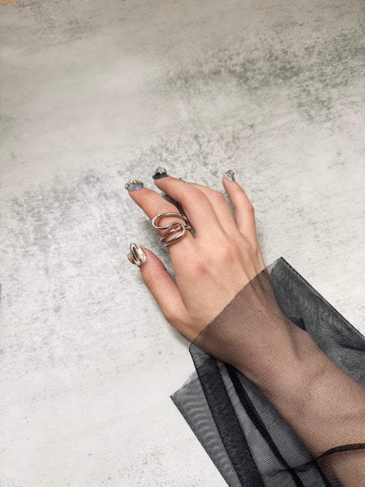 S形線條重疊RING