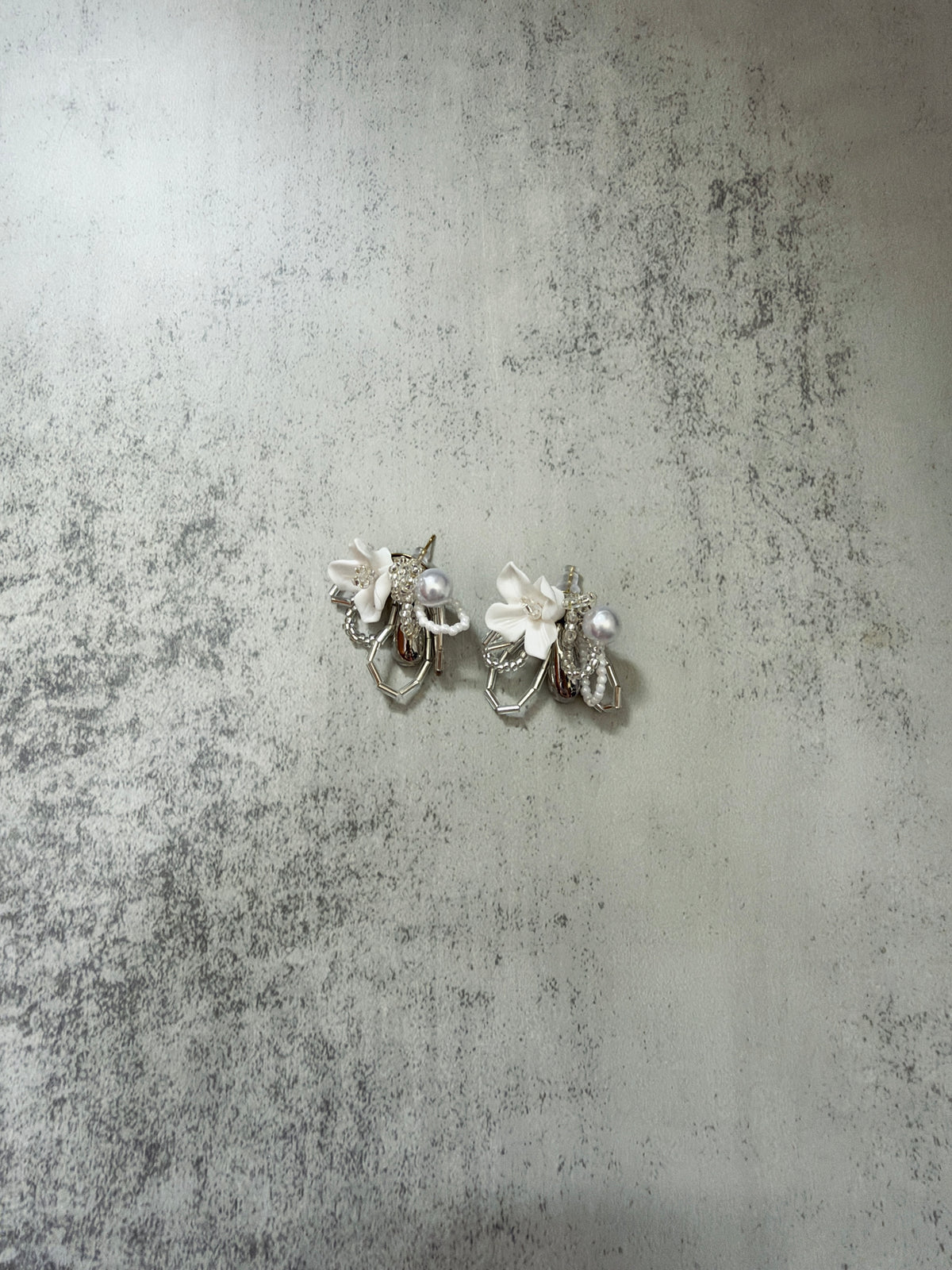 日系感~花形線條水滴耳環