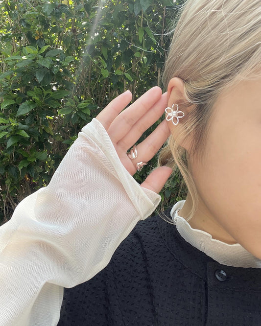 必買~ 花珍珠EAR CUFF