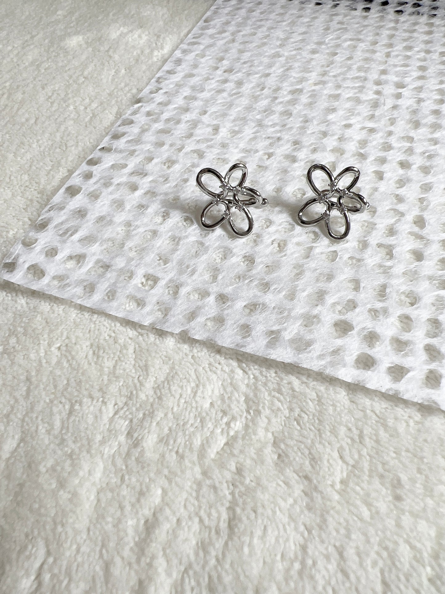 閃石花花EAR CUFF (單隻售)