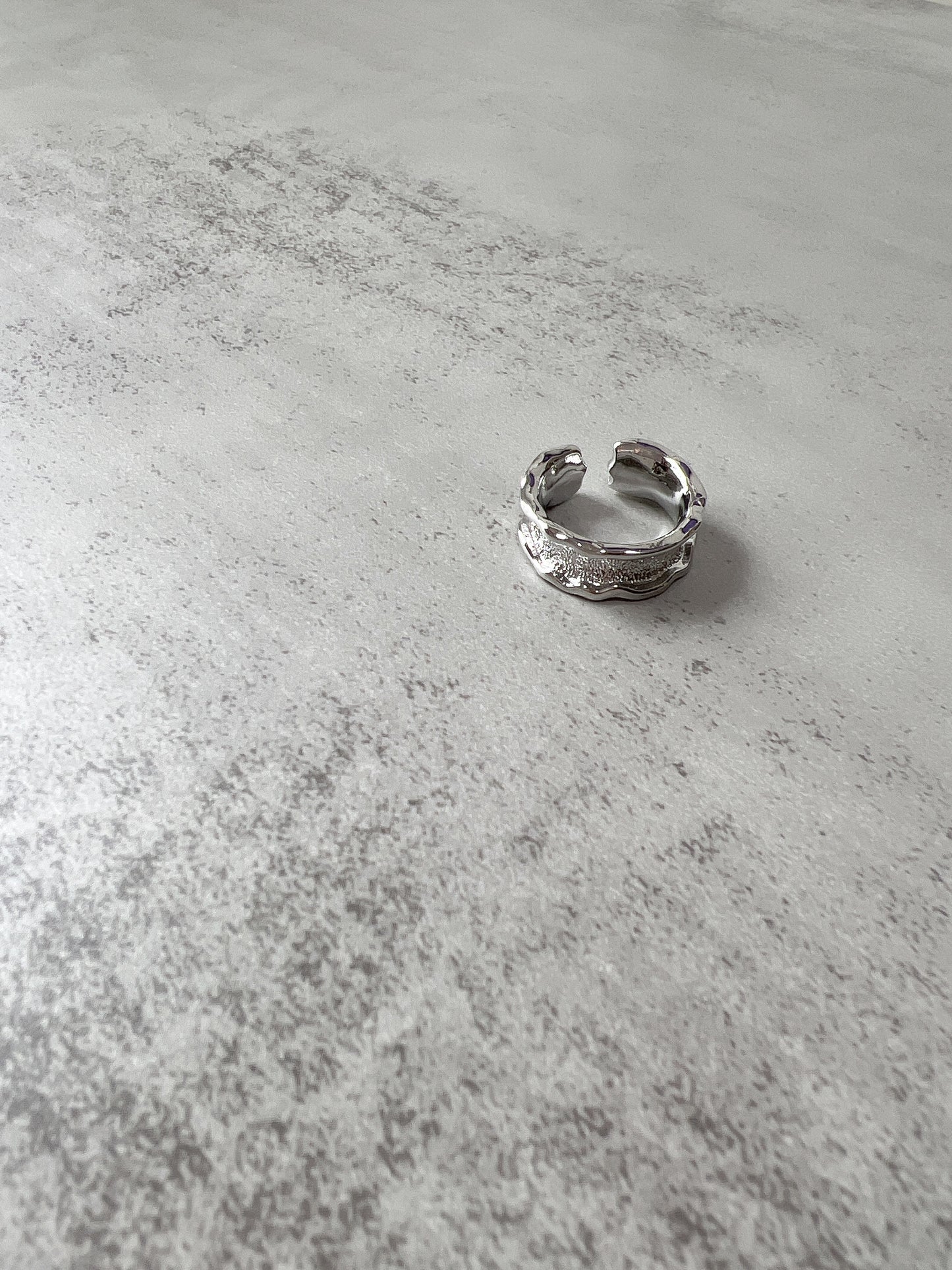 壓紋反摺邊戒指