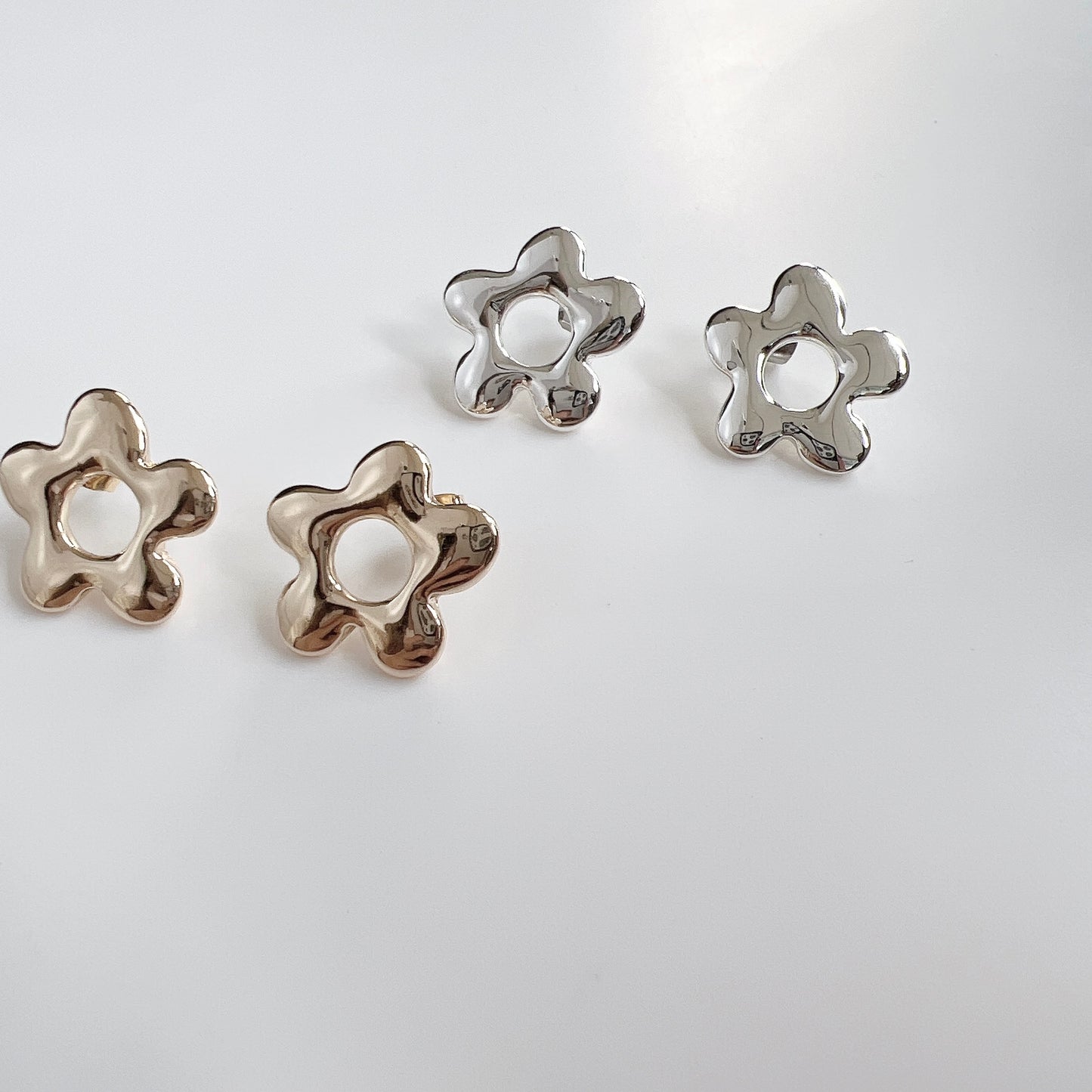 空心花花耳環 兩色入