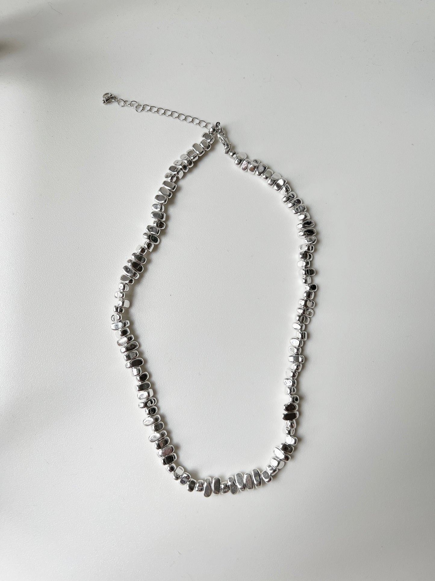 Must buy!質感不規則粒粒頸鏈