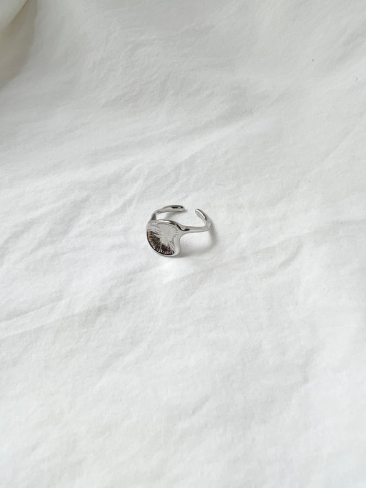 凹壓紋開口戒指