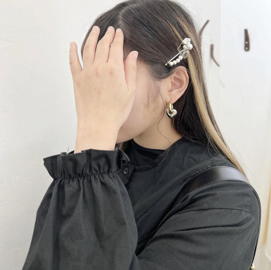 質感撞色心心耳環