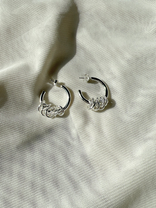 質感半彎圈圈耳環