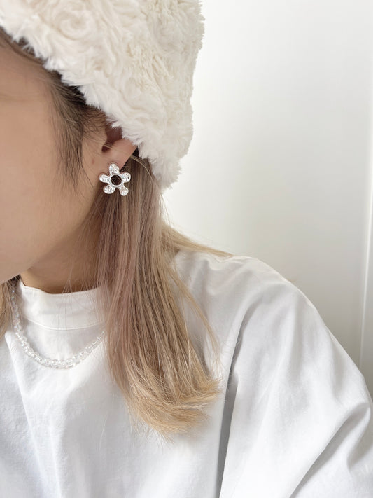 壓紋花型珍珠耳環