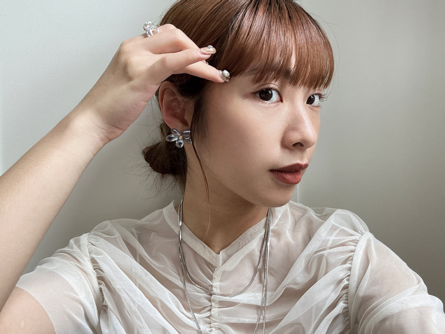 必買～透明感日系小花耳環