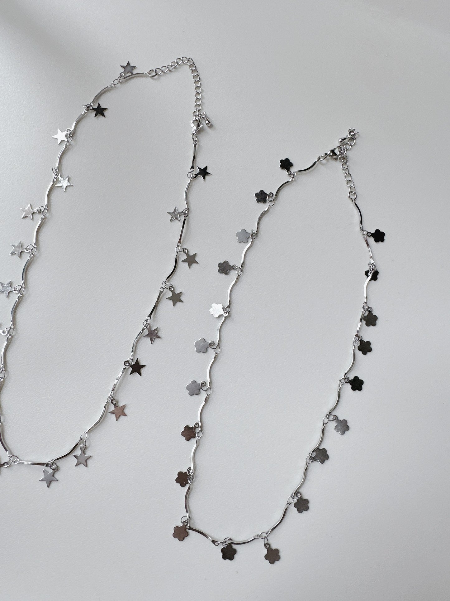 MUST HAVE! 花花/星星波浪幼頸鏈