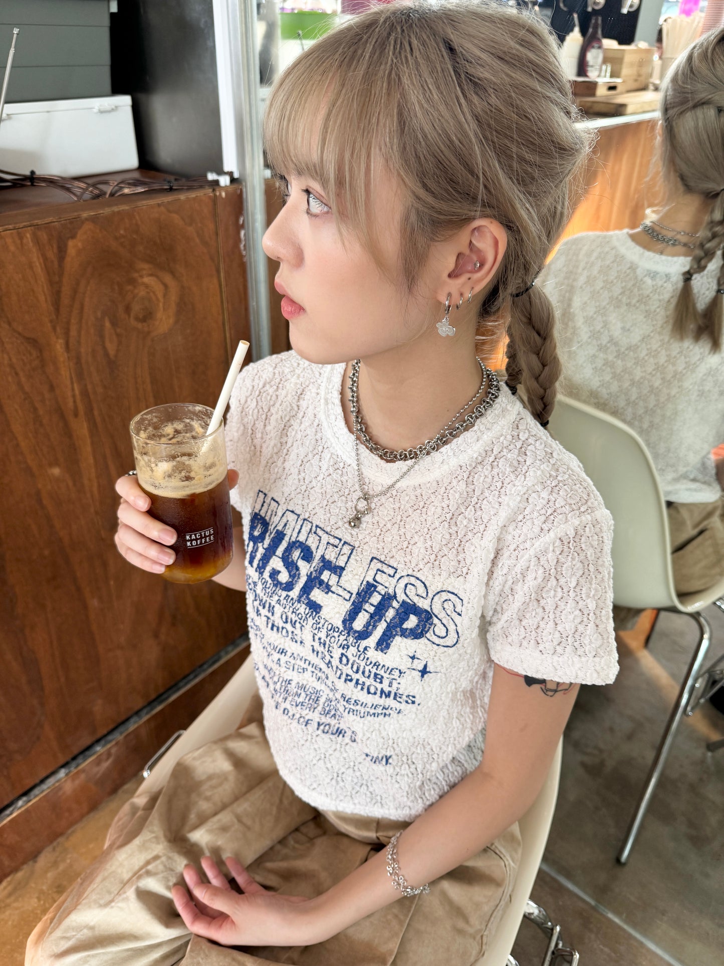Must pick ❁⃘*.ﾟ刻制小花形圓扣耳環