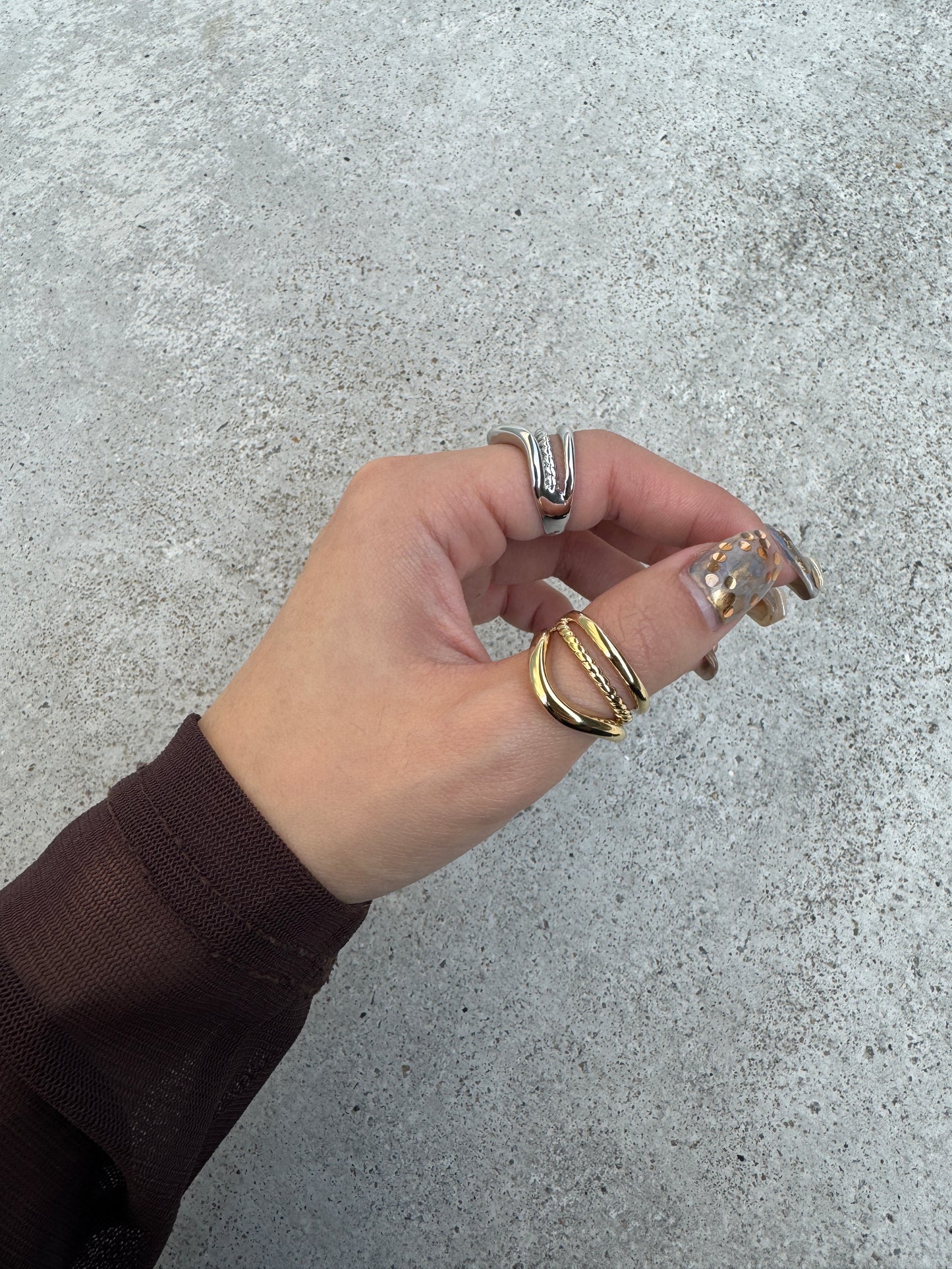 Must have!點點小山丘RING