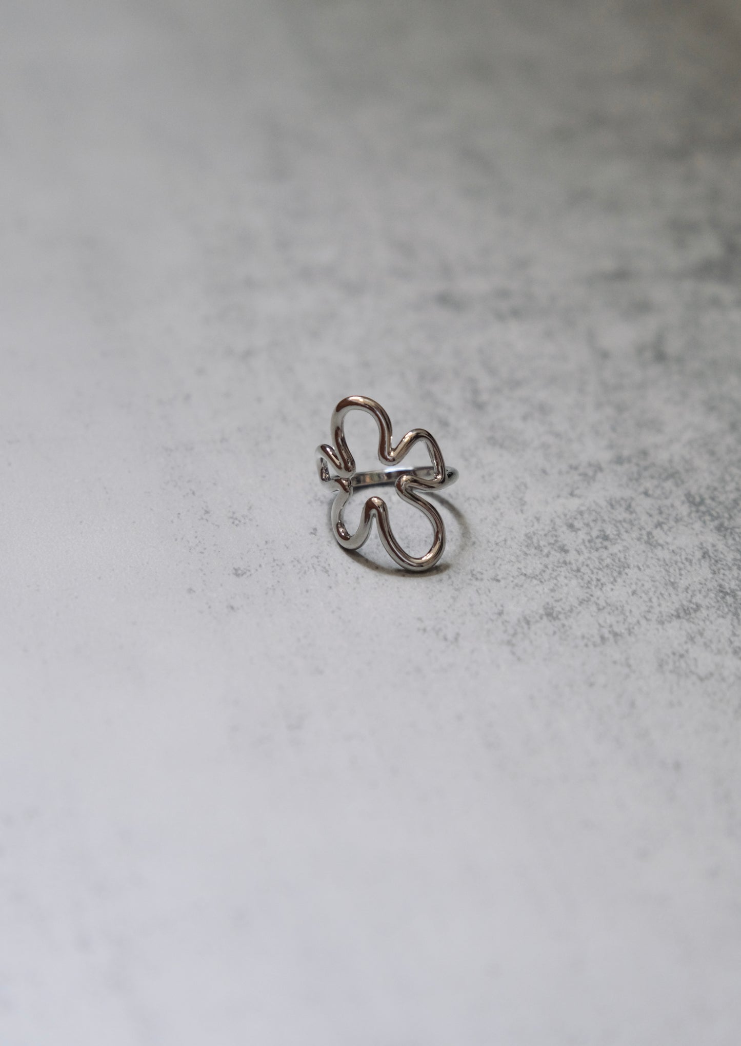 不規則花線條Ring