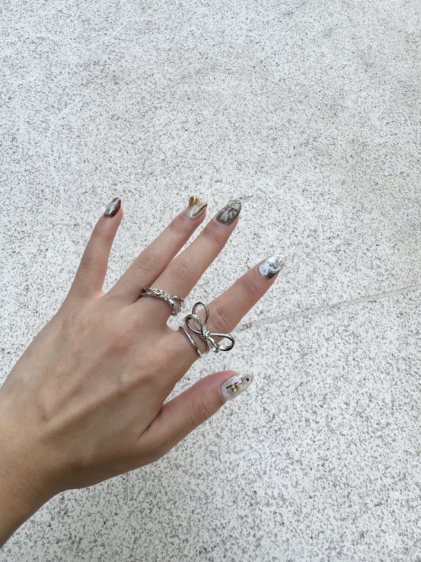 MUST HAVE ! 雙蝴蝶結扭圈RING