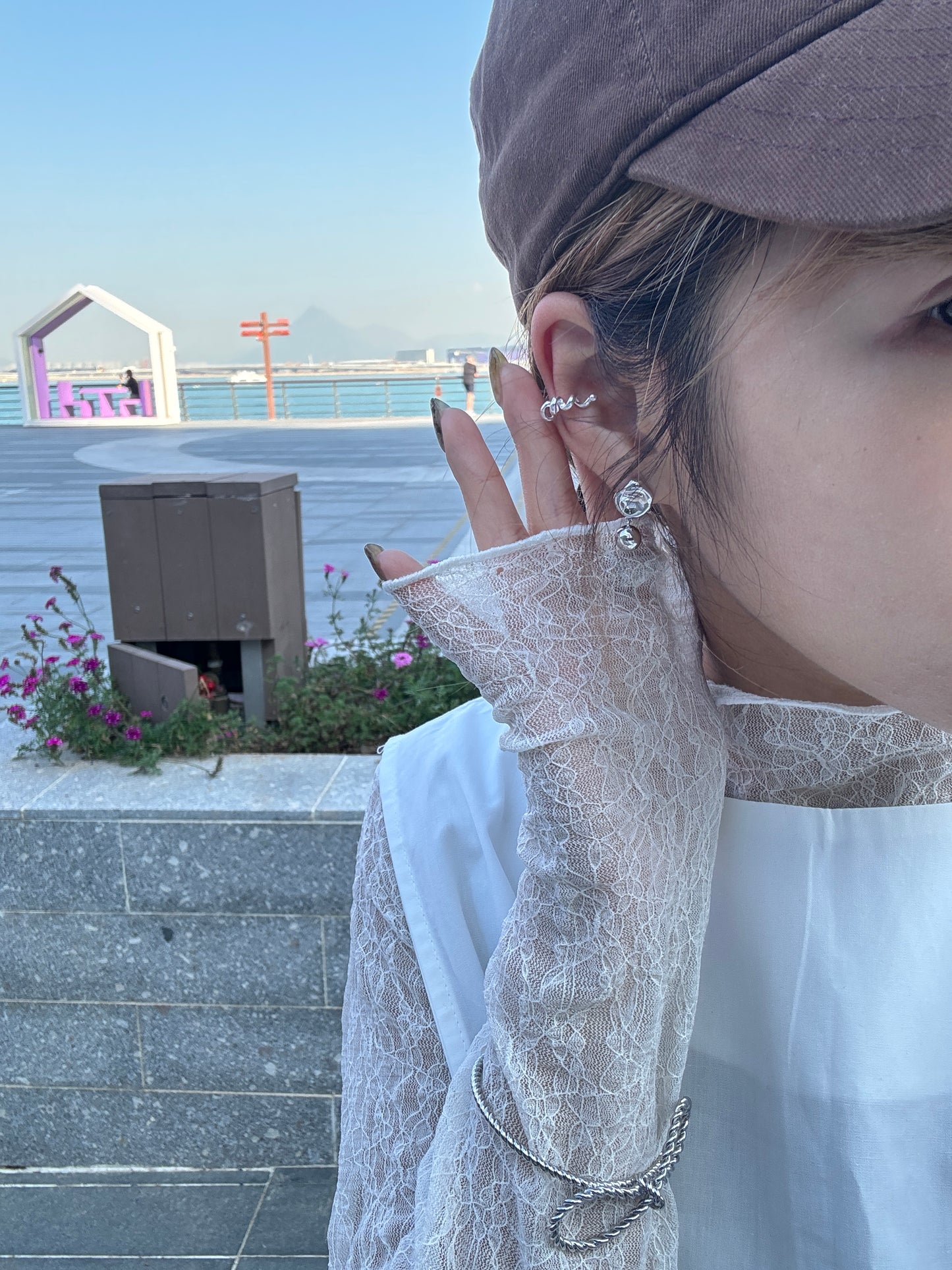 ￼簡單圓壓紋搖搖耳環