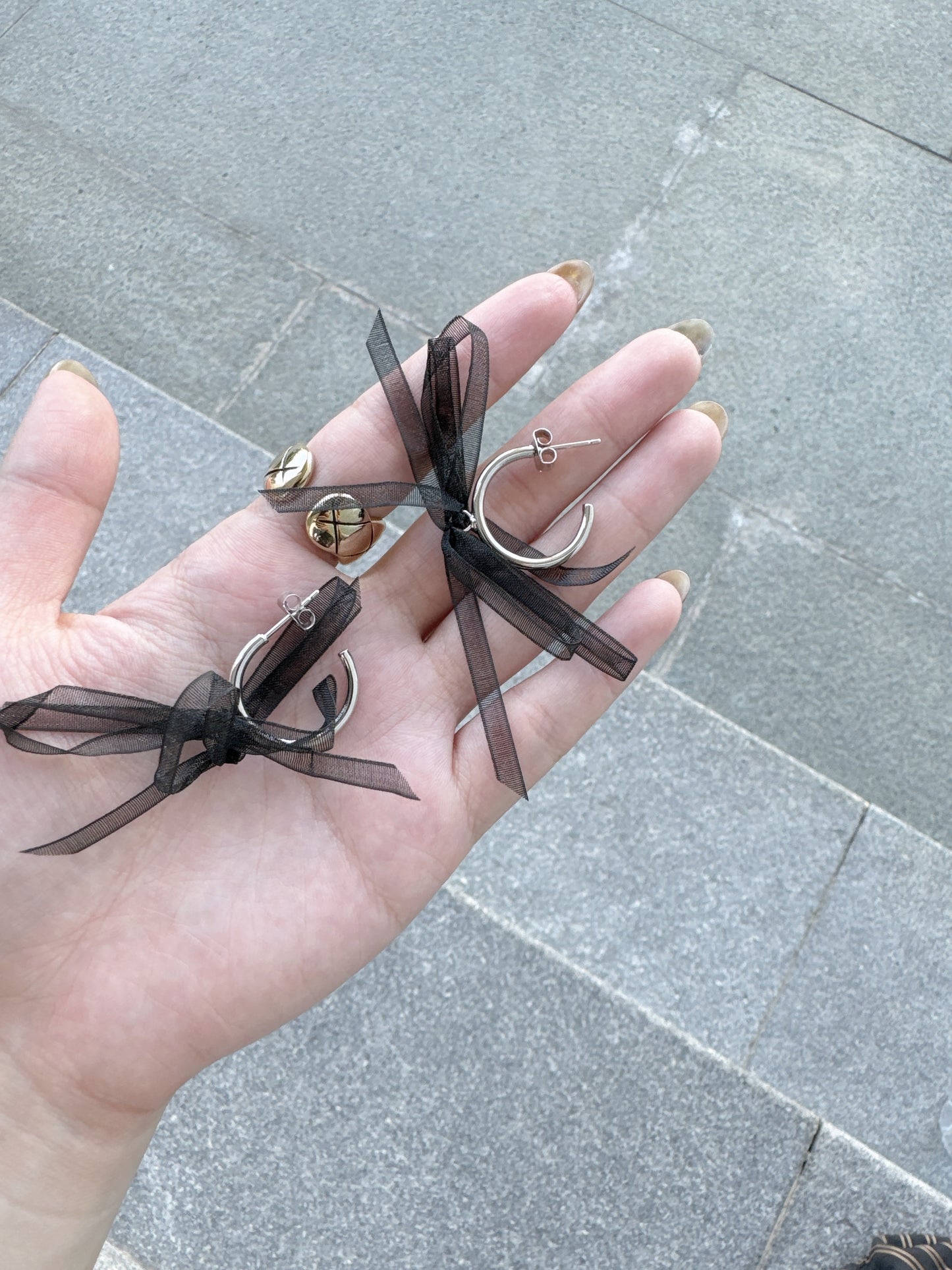 絲帶蝴蝶結半彎耳環