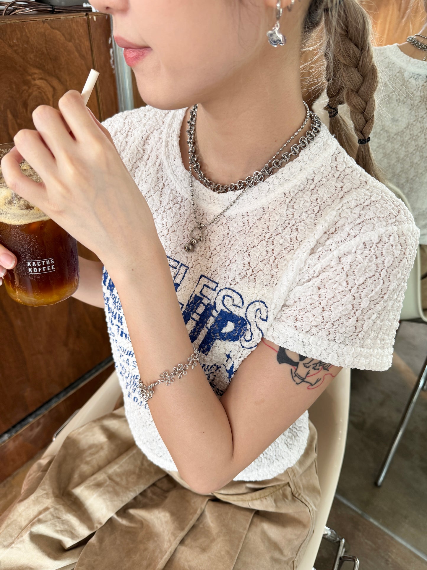 本月必買款⋆.˚⊹⁺特別扭花花手鏈