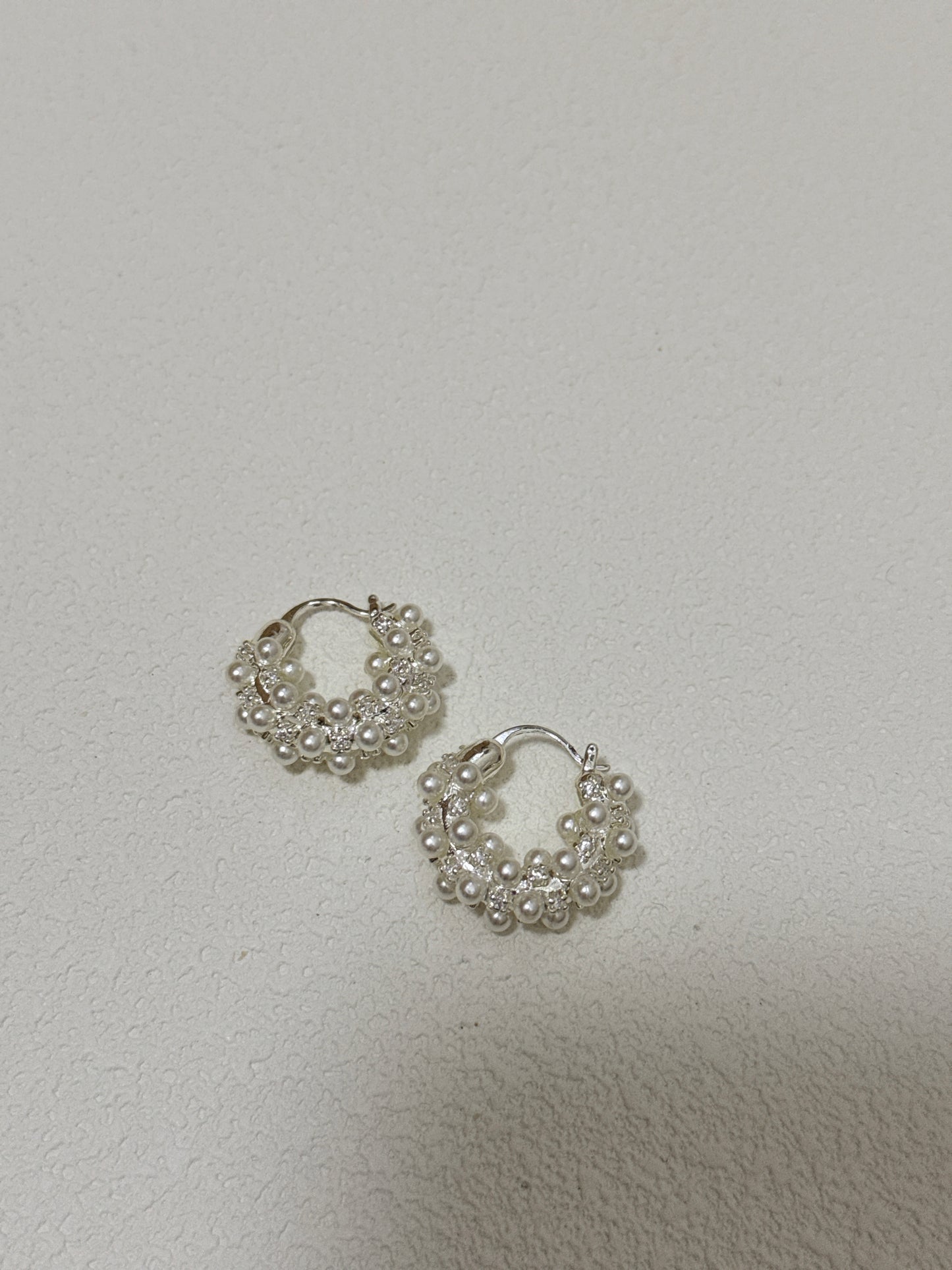 高級感碎珍珠圈圈耳環