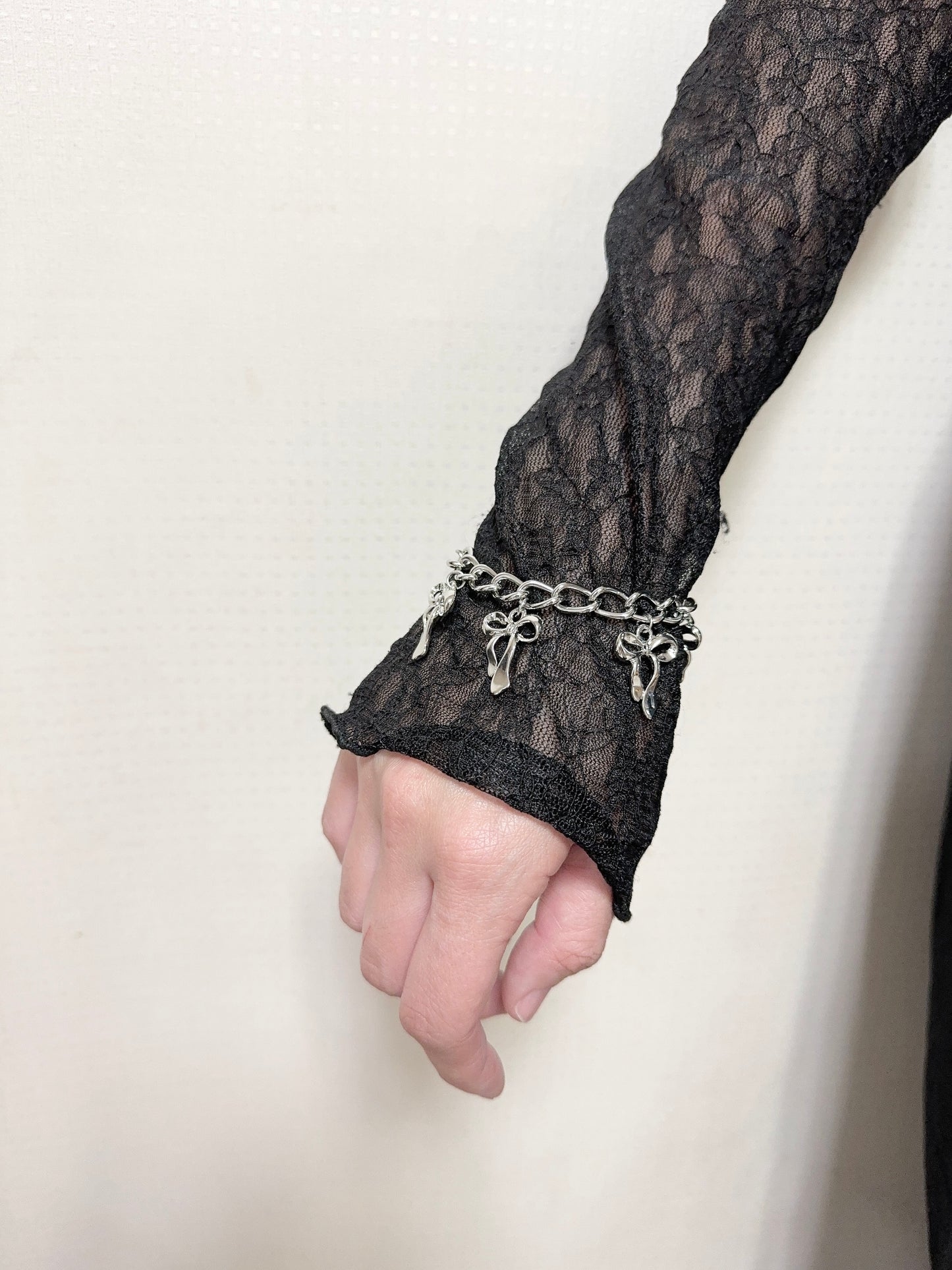 千挑萬選的蝴蝶結手鏈￼