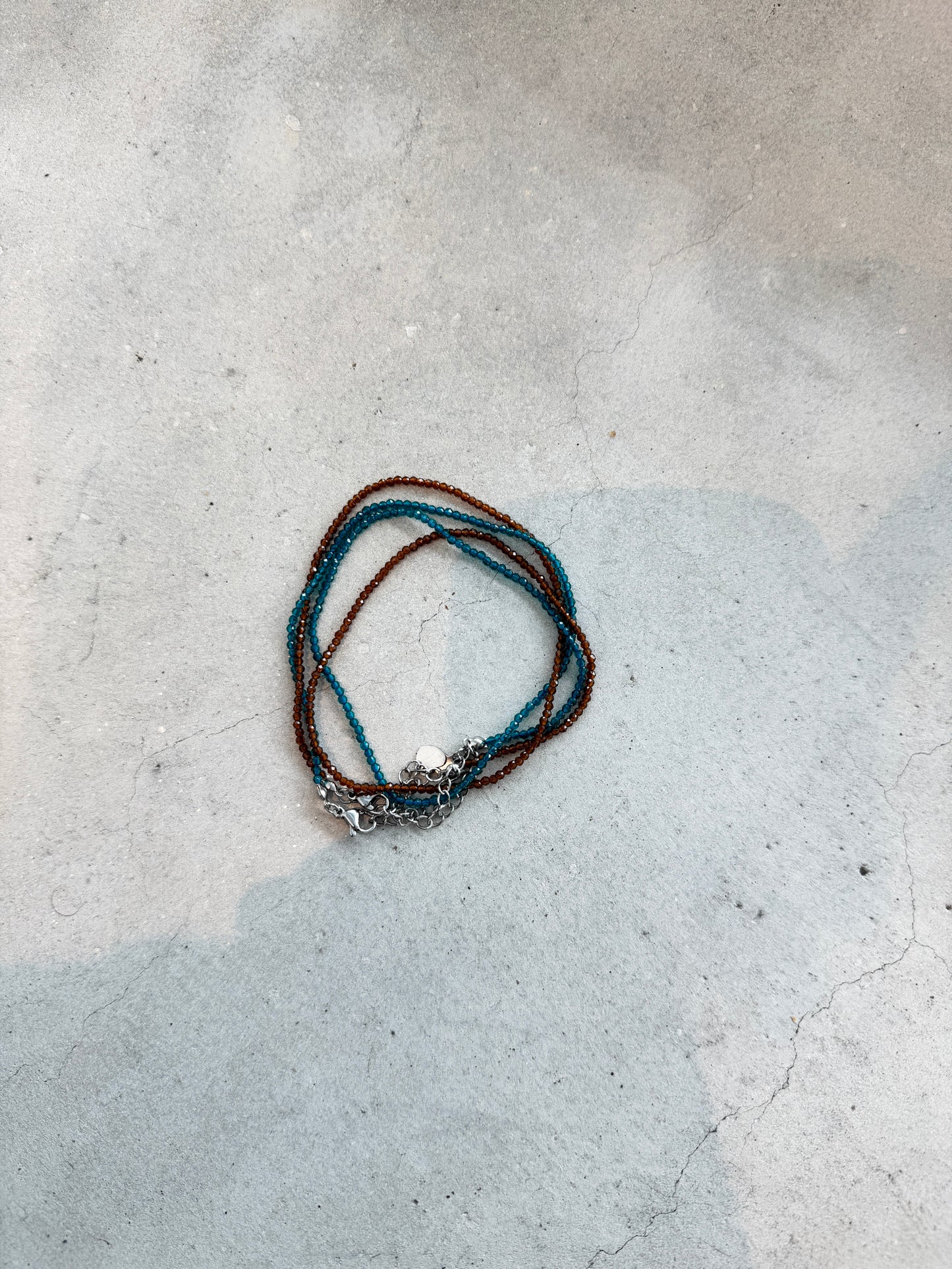 多色入！巨百撘細亮珠幼頸鏈