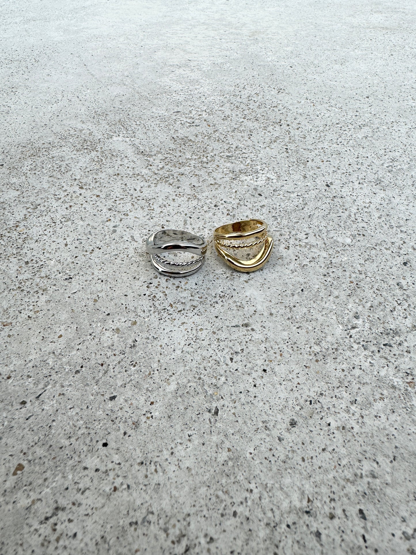 Must have!點點小山丘RING