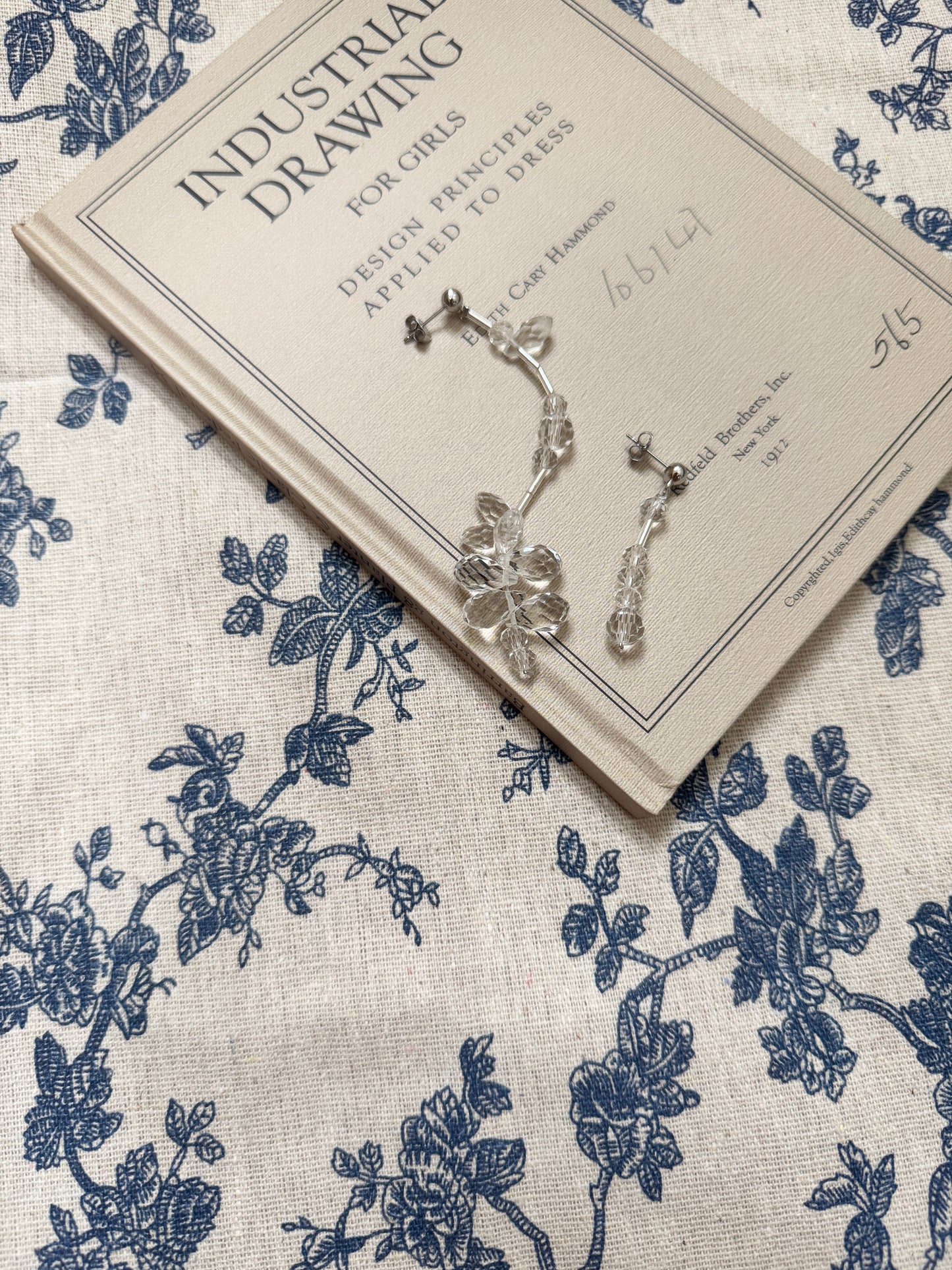 透明感串串長耳環