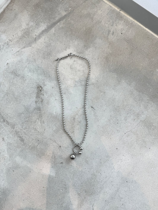 Ballball彎形圈頸鏈