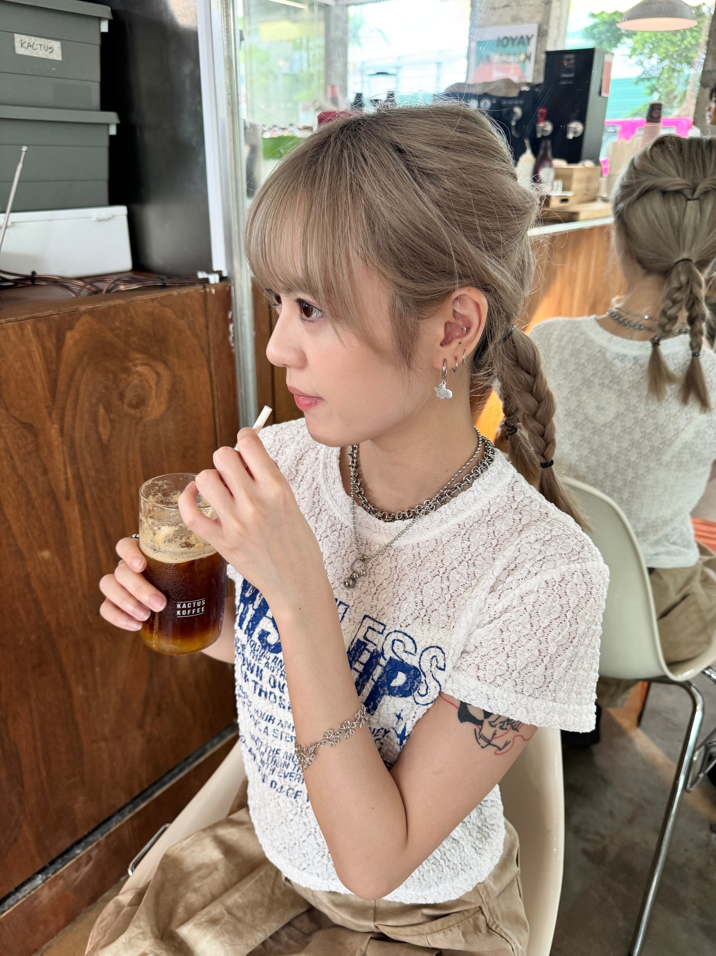 Ballball彎形圈頸鏈