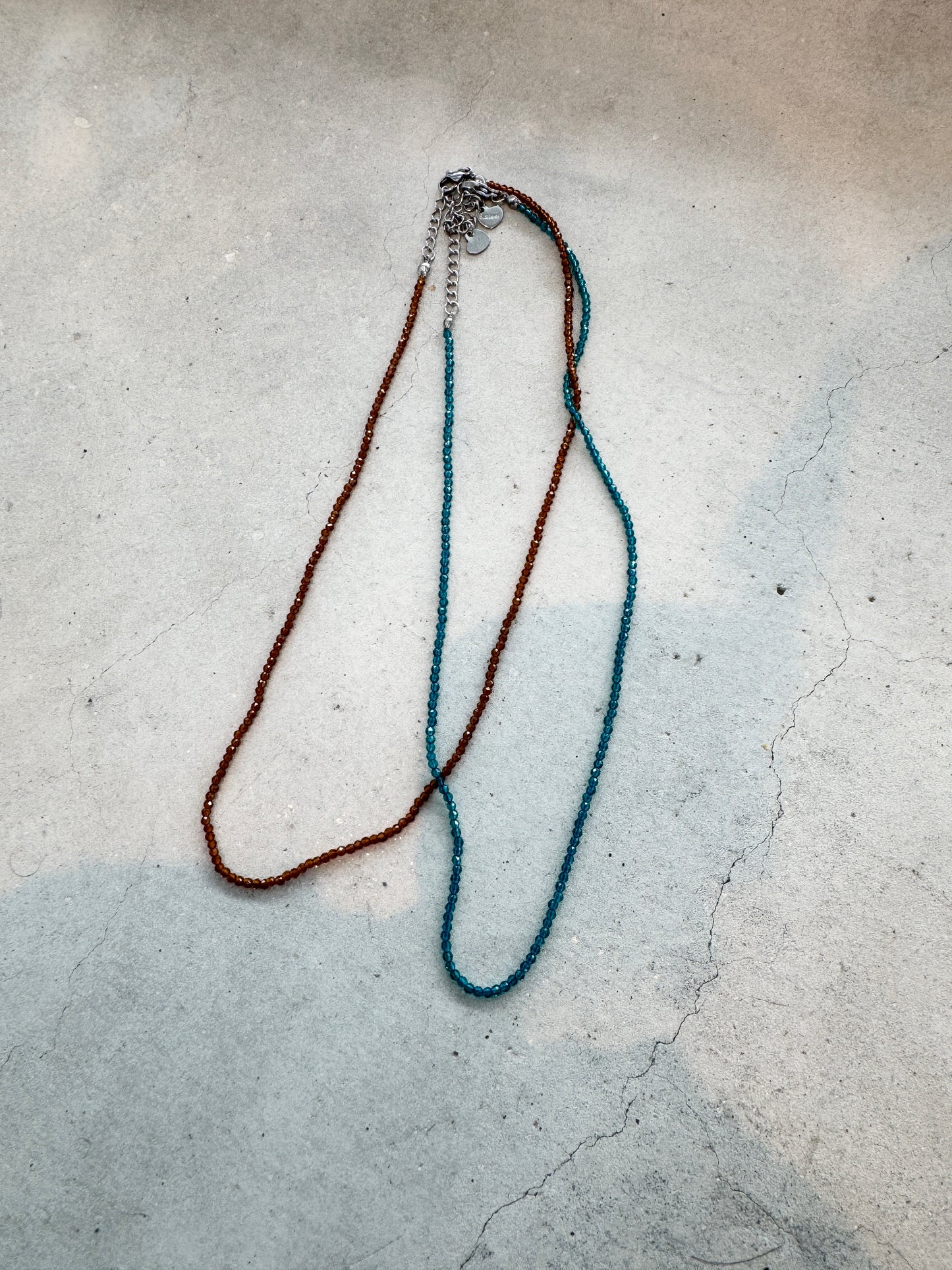 多色入！巨百撘細亮珠幼頸鏈