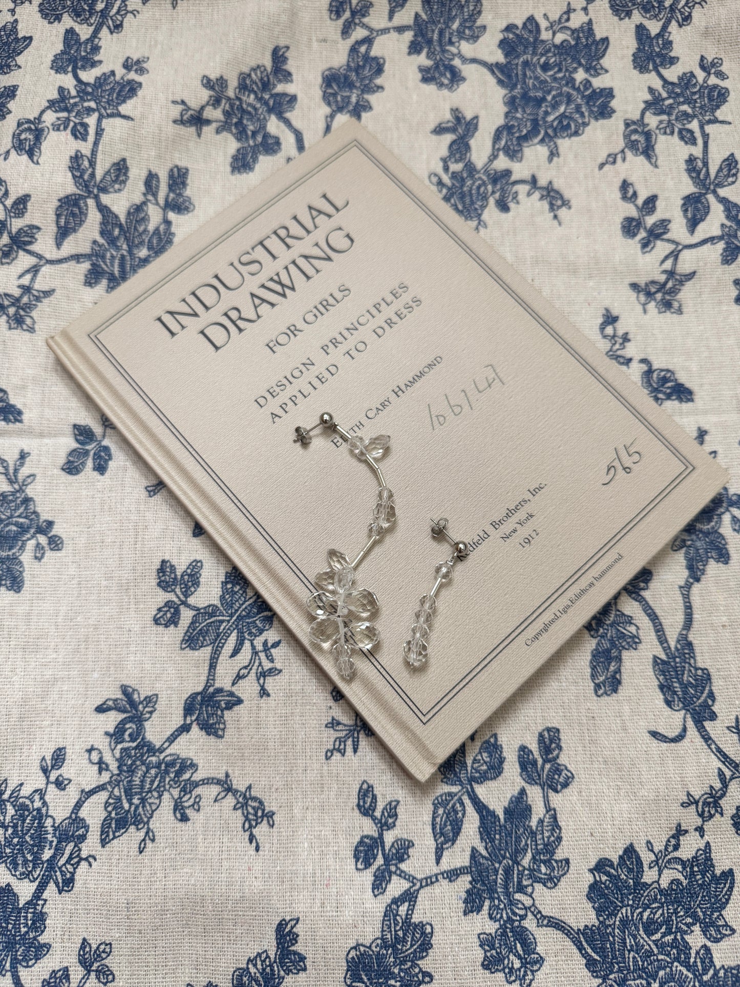 透明感串串長耳環