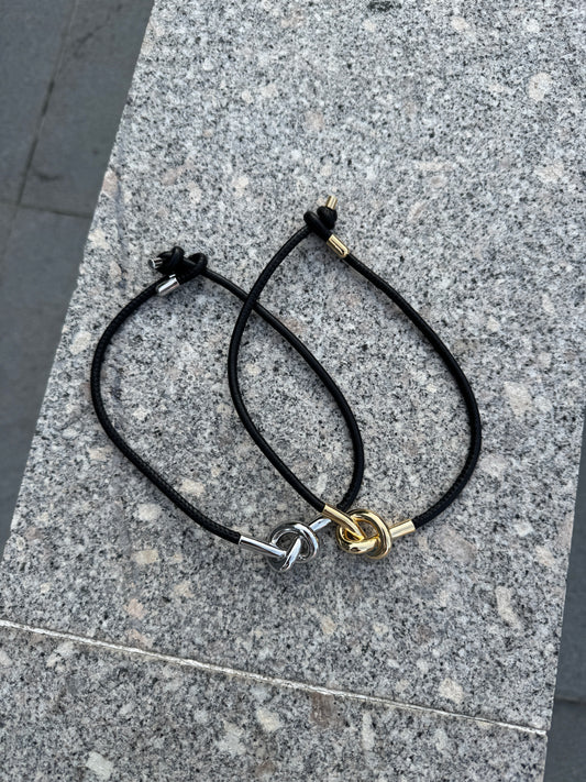 金屬感打圈皮革頸鏈