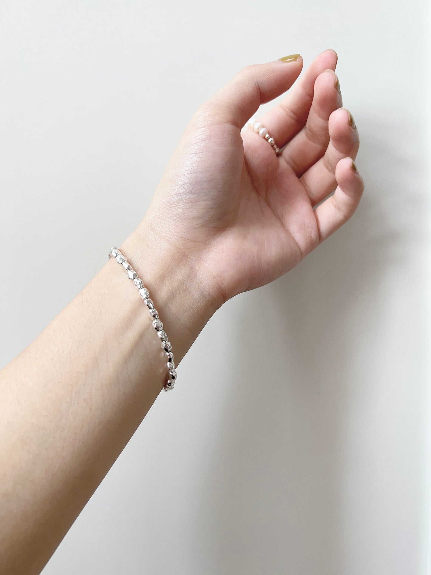 不規則的粒粒石手鏈