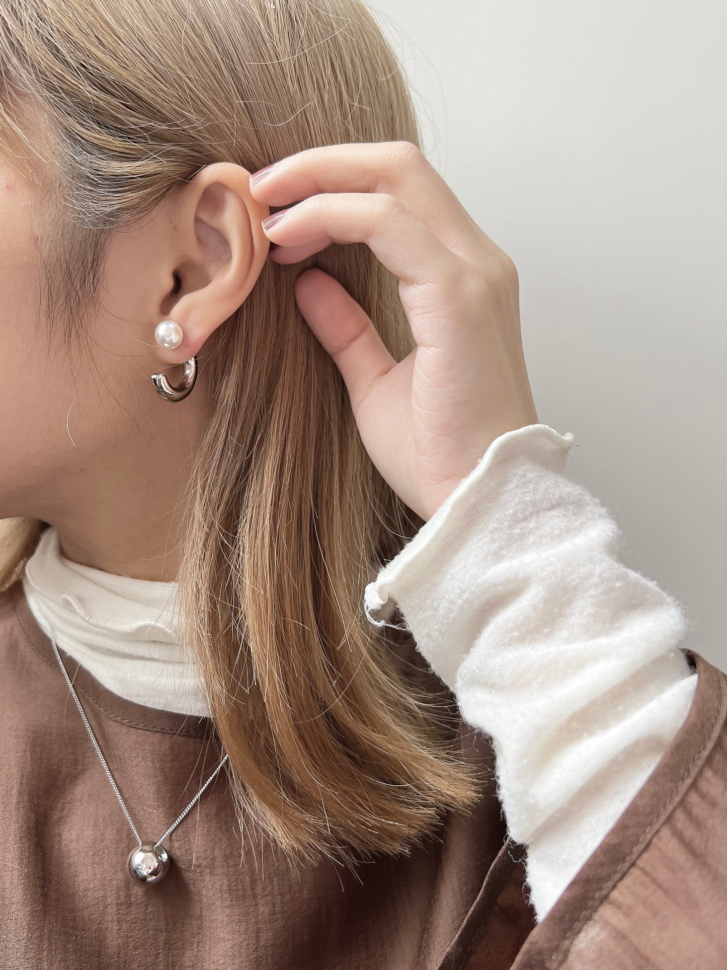 簡約珍珠彎勾耳環