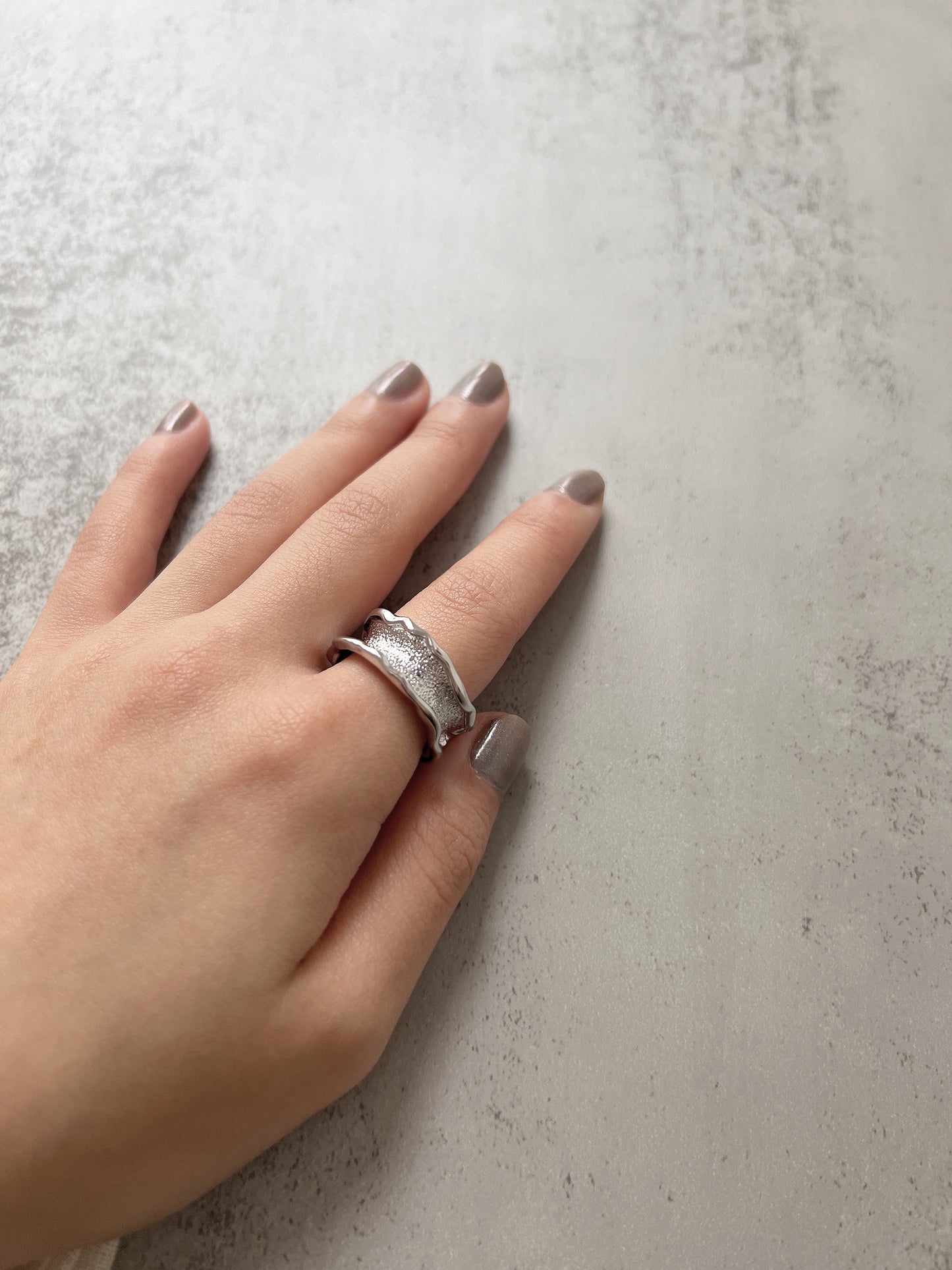 壓紋反摺邊戒指