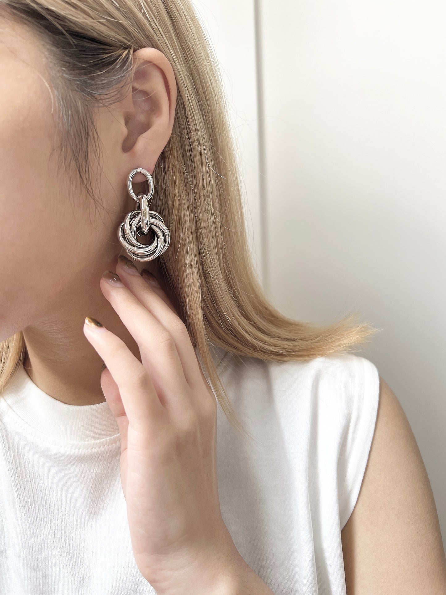 私心款 // 扭紋圈圈長耳環
