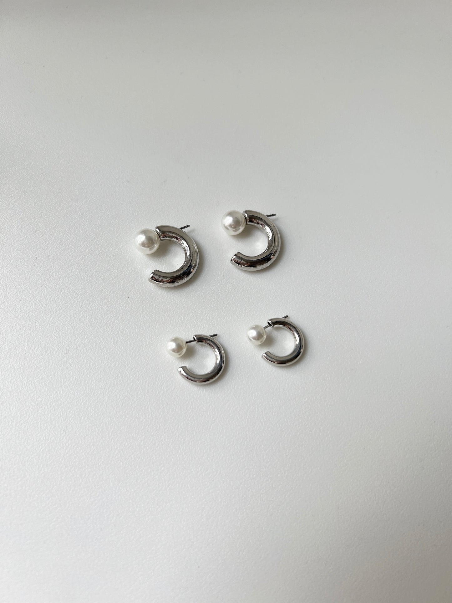 簡約珍珠彎勾耳環