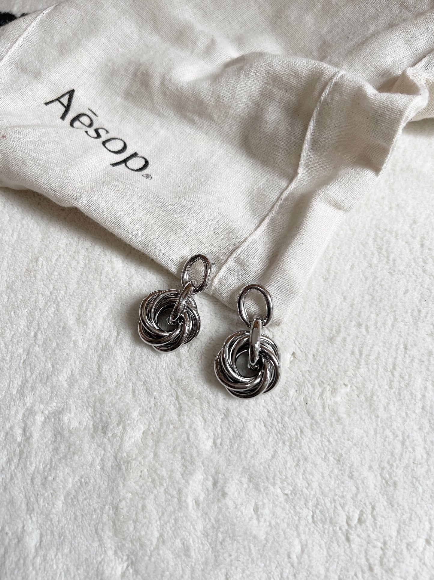 私心款 // 扭紋圈圈長耳環