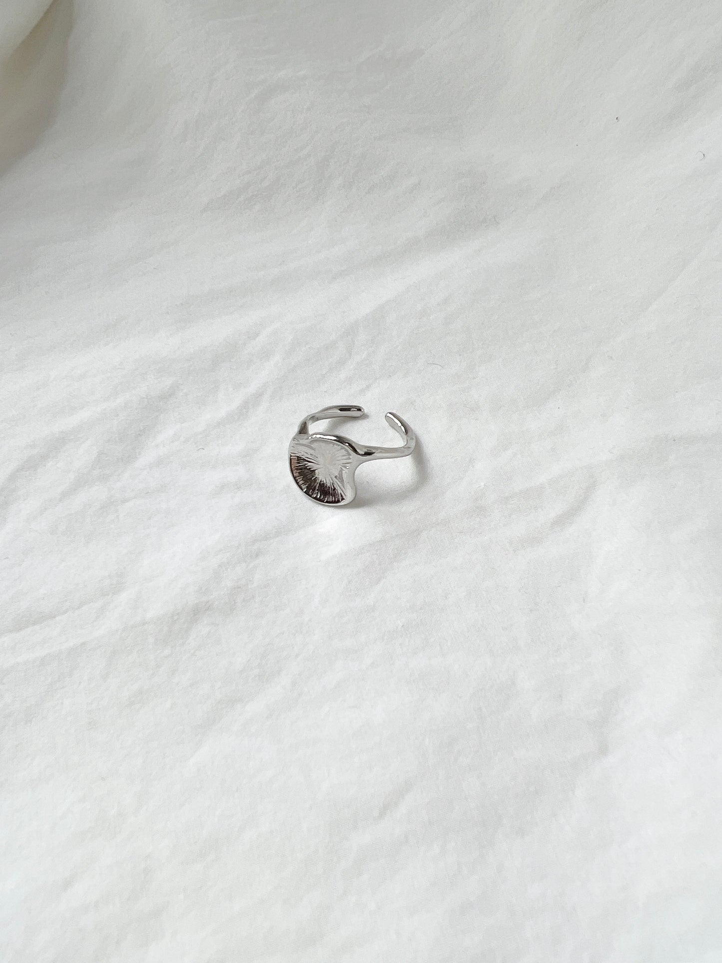 凹壓紋開口戒指