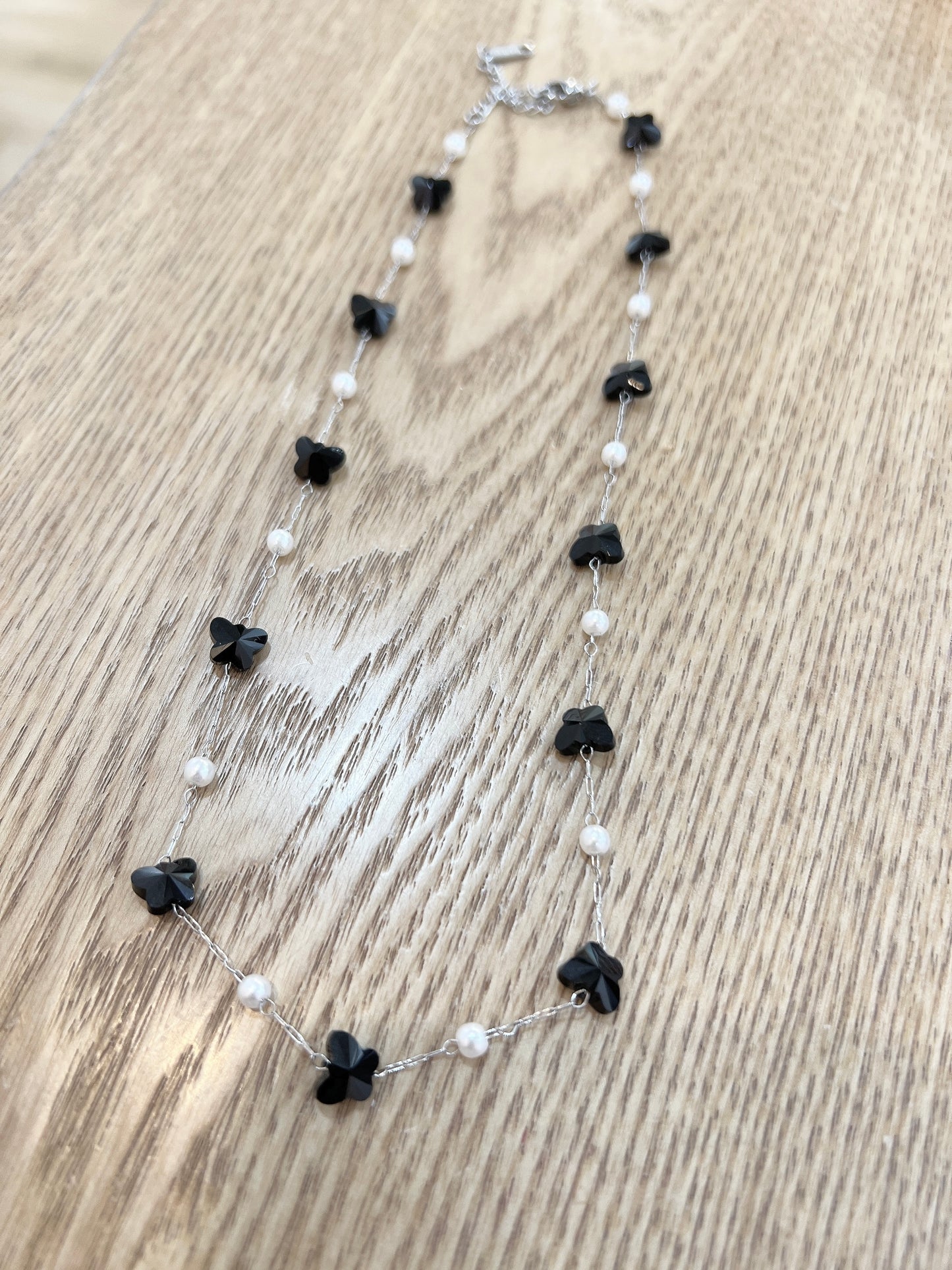 熱賣的// 蝴蝶拼珍珠幼頸鏈