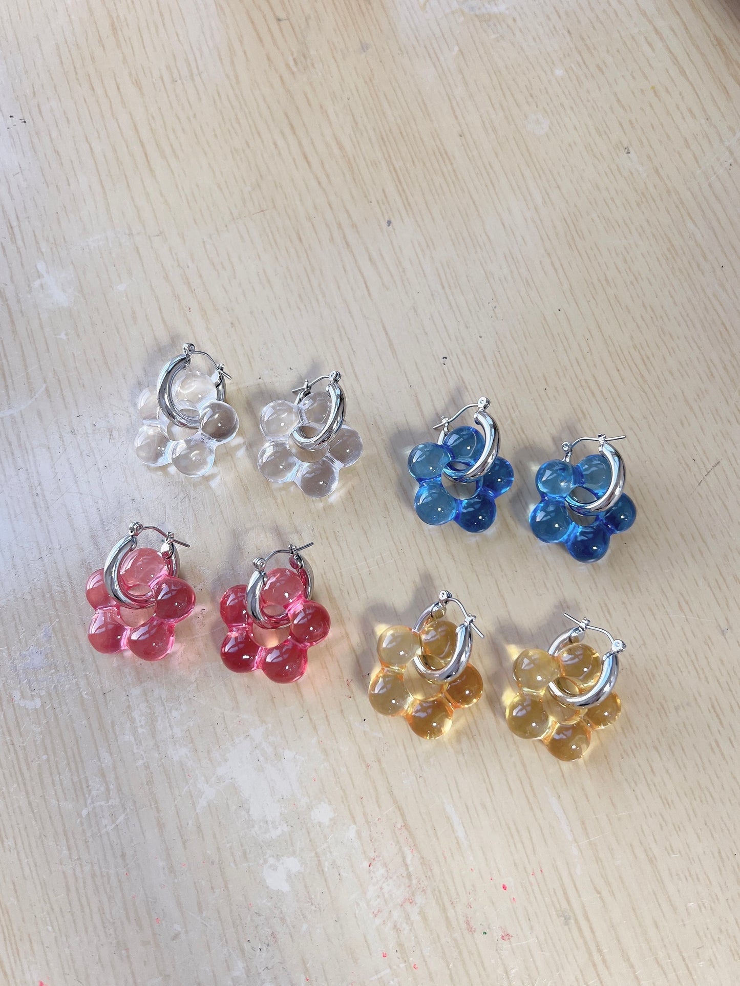 4色入 透明玻璃感花花耳環